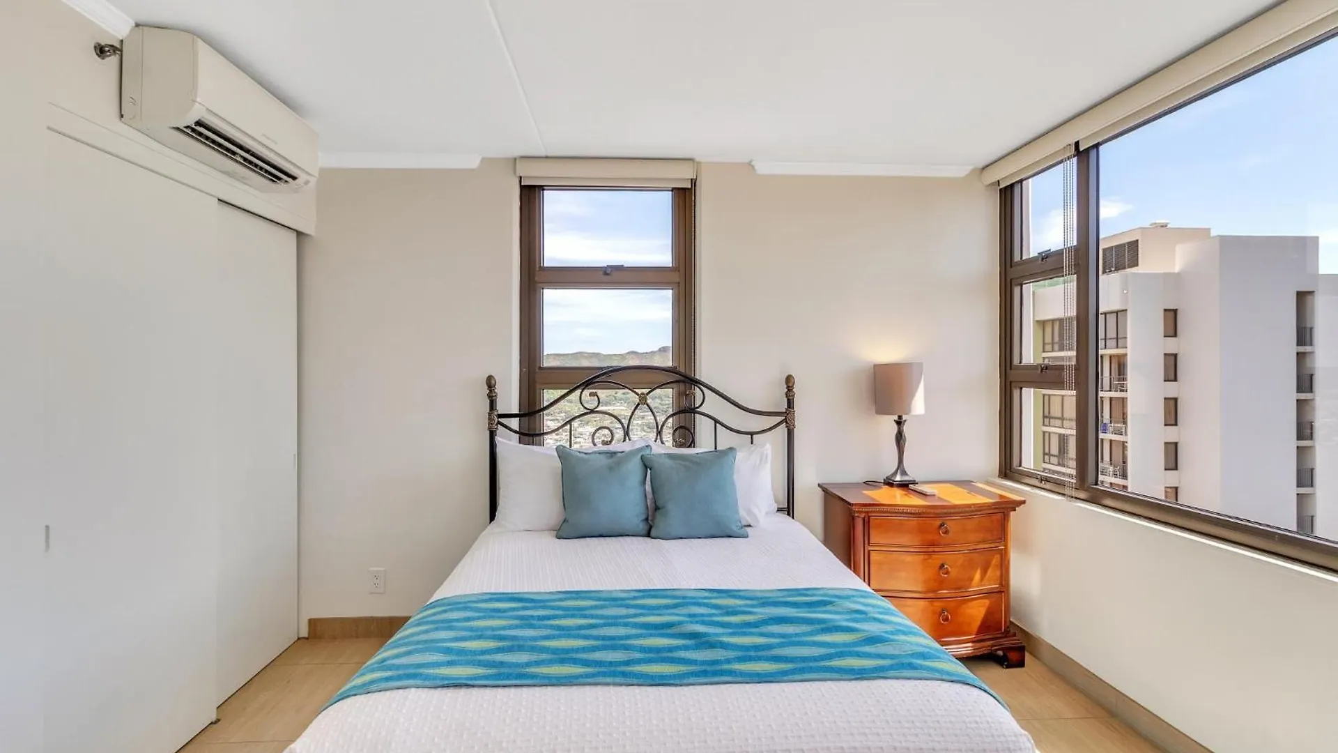 Apartamento 37Th Floor Condo With Sweeping Ocean Views & Free Parking! Condo Honolulu Estados Unidos da América