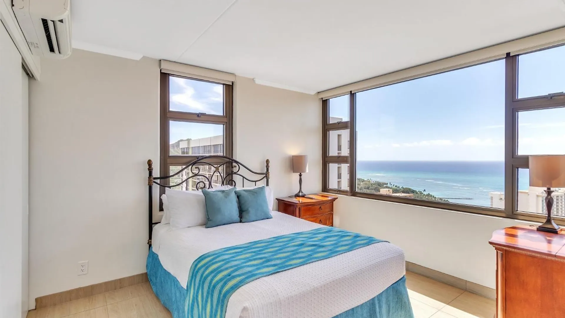 Apartamento 37Th Floor Condo With Sweeping Ocean Views & Free Parking! Condo Honolulu